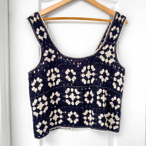 Joe Fresh black and White Crochet Crop Top - Picture 1 of 4
